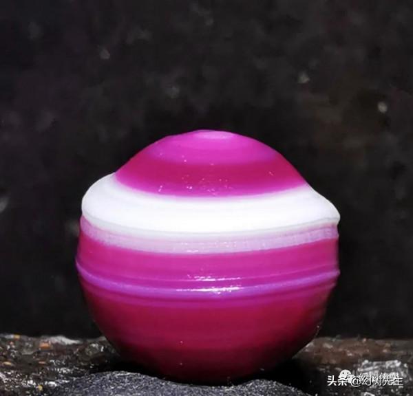 「拍賣」首屆·戈壁瑪瑙石粒珠專場圖錄 「拍賣」首屆·戈壁瑪瑙石粒珠專場圖錄