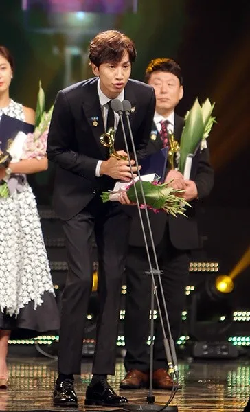 倒黴的考拉的一生:小時候吃屎,長大中毒 倒黴的考拉的一生:小時候吃屎,長大中毒