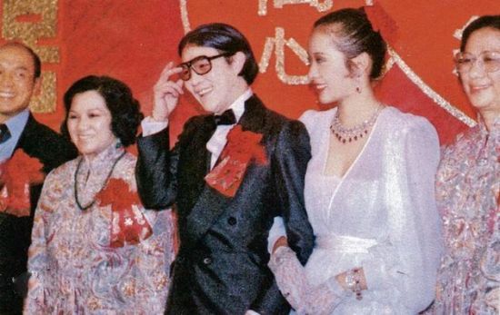 朱玲玲兩嫁豪門,天生富貴,姐姐朱瑛瑛定居國外,生活平淡 朱玲玲兩嫁豪門,天生富貴,姐姐朱瑛瑛定居國外,生活平淡