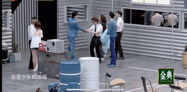 哥哥節目迎來太太團，應採兒曬陳小春張智霖張晉後臺合照，“航班”福利有點好