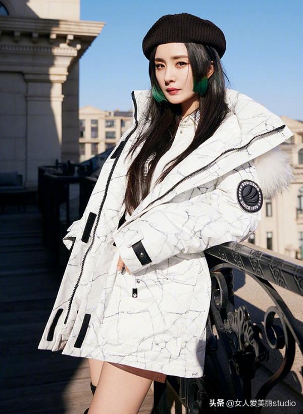 楊冪被網友吐槽是&OpenCurlyDoubleQuote;今年醜封面收割機&rdquo;，果然美女不適合假髮