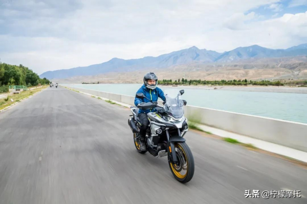 不該賣這價!春風800MT:只有騎過才能感受它的與眾不同 不該賣這價!春風800MT:只有騎過才能感受它的與眾不同