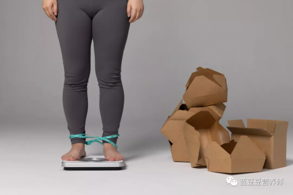 晚餐決定體重，6條晚餐減肥原則，合理減脂掉秤還健康