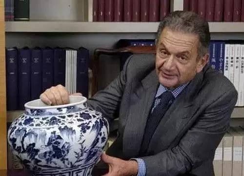 老外花10元從中國地攤買一瓷罐,當雜物罐用92年,最後拍出23億 老外花10元從中國地攤買一瓷罐,當雜物罐用92年,最後拍出23億
