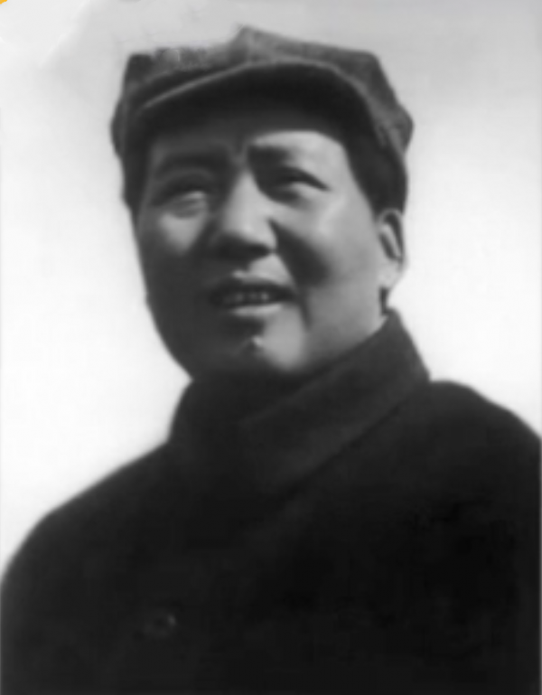 毛主席新畫像掛上天安門後，北京市民提出意見：為何只有一隻耳朵