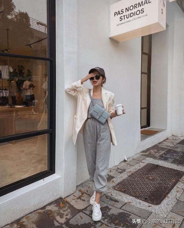 過了50歲的中年人，衣服“在精不在多”，準備這4樣就夠了