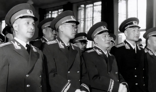 粟裕的神級操作，用7千人戰勝3萬敵軍，主席對其讚不絕口