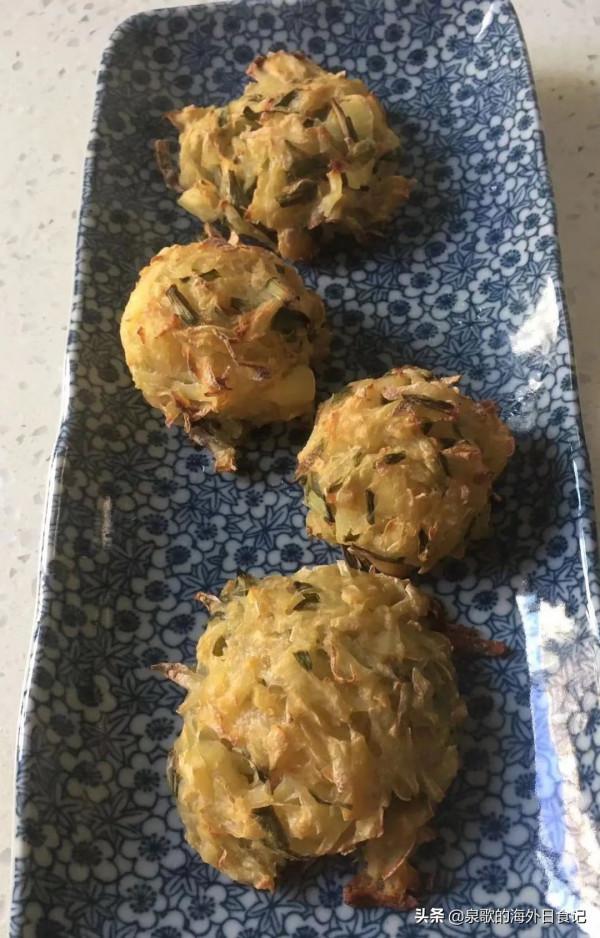 不要只會做土豆絲，拿土豆做個蔬菜餅，15分鐘出爐，營養又好吃