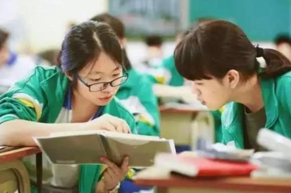 高考後才懂,在普高當雞頭和重點高中鳳尾的差距,幸好當初沒選錯 高考後才懂,在普高當雞頭和重點高中鳳尾的差距,幸好當初沒選錯