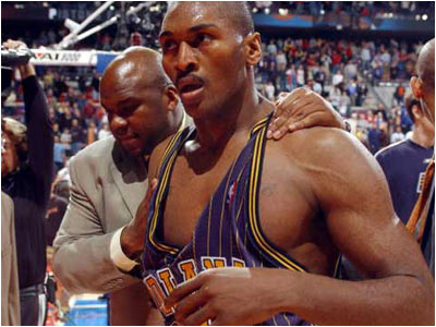 羅恩阿泰斯特,NBA中的奇男子,是刺頭更是硬漢 羅恩阿泰斯特,NBA中的奇男子,是刺頭更是硬漢