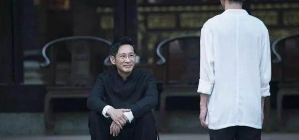 戴個眼鏡就想裝斯文敗類?這10位演員,展現的才是真“衣冠禽獸” 戴個眼鏡就想裝斯文敗類?這10位演員,展現的才是真“衣冠禽獸”