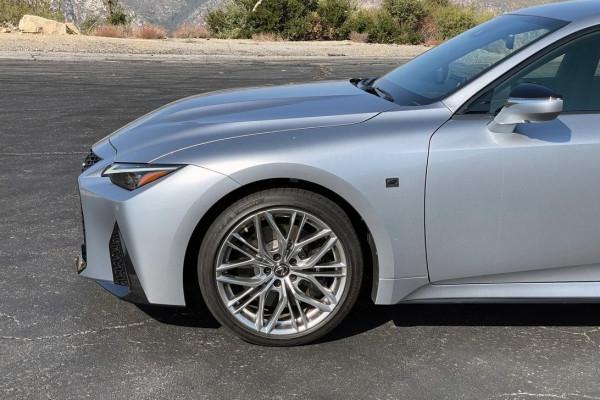 2022雷克薩斯IS 500搭載V8發動機，起步價57575美元，你會選擇嗎？