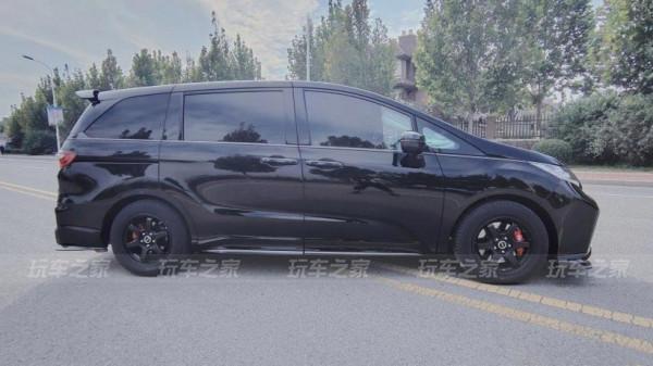 當奶爸後提本田奧德賽 改裝成黑武士風格後帥氣十足