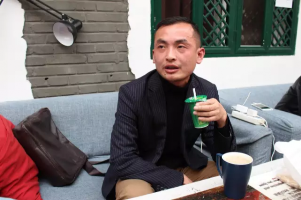 選擇住在青年旅舍裡的人