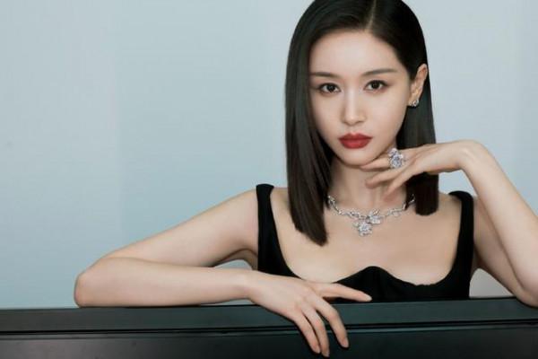 1米59又怎樣?王子文一襲小黑裙配利落直髮,小個子穿出了大氣場 1米59又怎樣?王子文一襲小黑裙配利落直髮,小個子穿出了大氣場