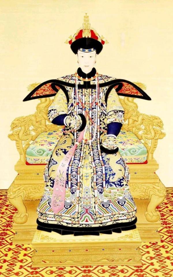 一睹清朝22個皇后真像，光緒皇后(即隆裕太后)簡直不要太&quot;好看&quot;