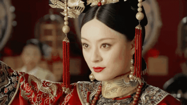 《甄嬛傳》播出10年演員變化大:女主顏值暴跌,女配卻成一線明星 《甄嬛傳》播出10年演員變化大:女主顏值暴跌,女配卻成一線明星