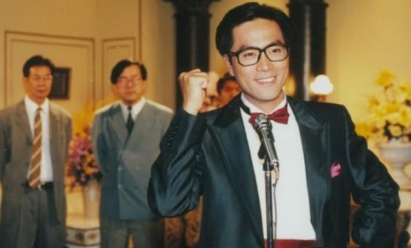 憑藉《勝者為王》一炮而紅，如今60歲的陳庭威，沒人認得出？