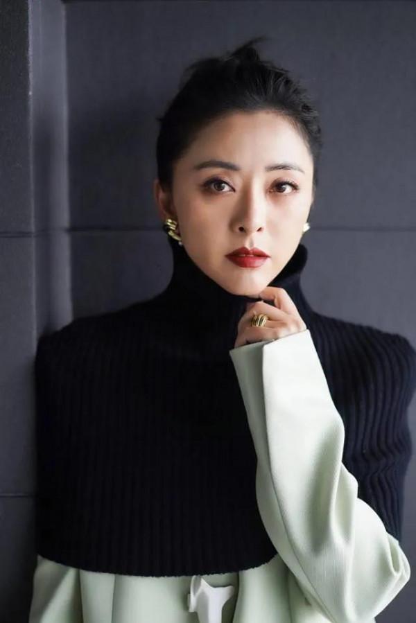 黃小蕾和殷桃美圖｜黃小蕾和殷桃長得也太像了，你能分辨出來嗎？