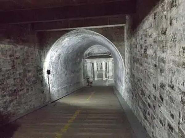 08年北京拍賣會，乾隆裹屍布以6500萬拍賣，2年後價值翻倍至1.3億