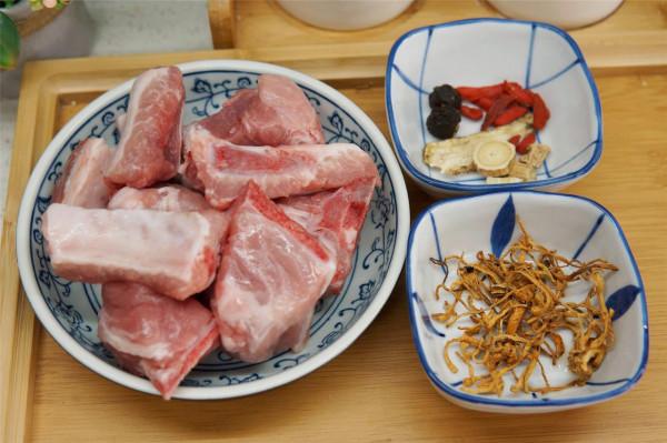 這食材被稱為“平民蟲草”，價格不貴，營養不可小覷，煲湯很養人