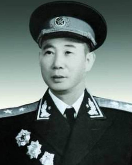 他親自下廚，請毛主席喝酒，毛主席應約笑道：這東西味道真不錯