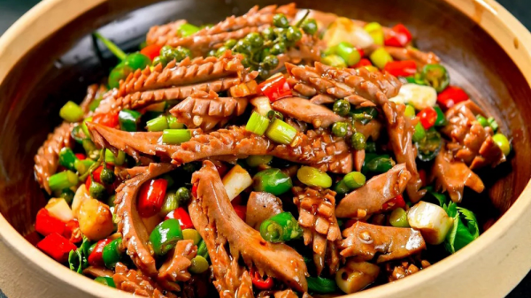 四川火爆腰花的家常做法,爽滑脆嫩無腥臊,開胃又下飯 四川火爆腰花的家常做法,爽滑脆嫩無腥臊,開胃又下飯