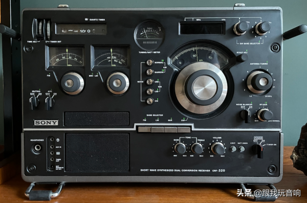 這是一款80年代索尼公司推出的CRF-320 LW/AM/FM/SW 收音機 這是一款80年代索尼公司推出的CRF-320 LW/AM/FM/SW 收音機