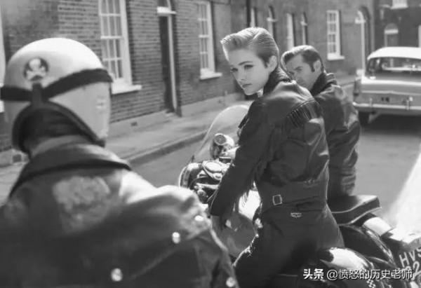 珍貴老照片:四腳朝天的普京、瘋狂挑釁的阿里、屋頂上的極速狂飆 珍貴老照片:四腳朝天的普京、瘋狂挑釁的阿里、屋頂上的極速狂飆