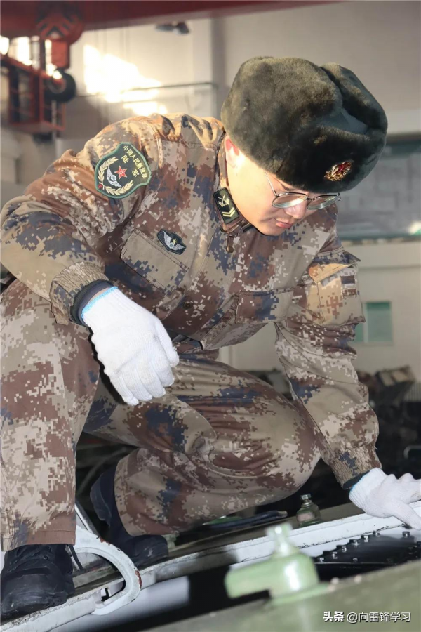 軍士分隊長，連隊“MVP”！