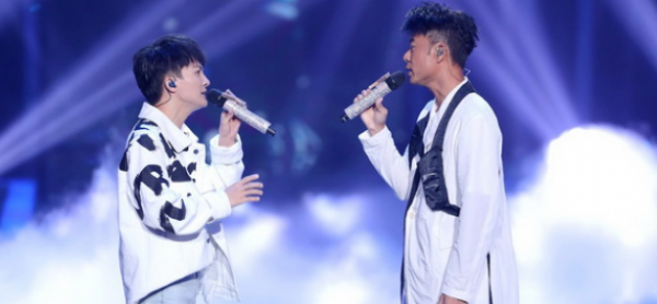 《我們的歌》狸貓換太子頂流嘉賓全退出，評分直線下滑，你怎麼看