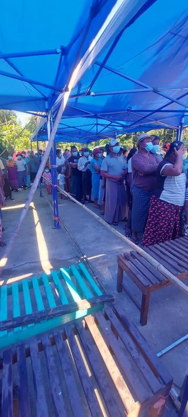 緬甸仰光、曼德勒、臘戌等多地街頭的這一幕幕，溫暖得讓人想哭