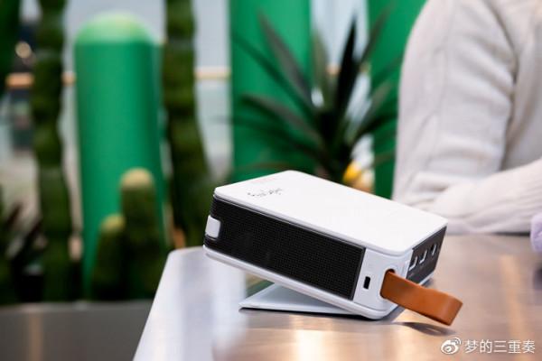 能裝進揹包的“家庭影院”，宏碁 PV11a 掌上投影儀分享體驗