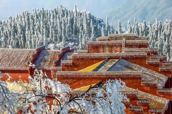 賞美圖，&OpenCurlyDoubleQuote;雲&rdquo;遊雙牌陽明山