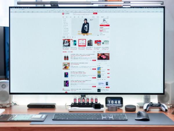 比電視還爽的 48 吋 OLED 桌面電競巨屏，KTC G48P5 顯示器測評詳解