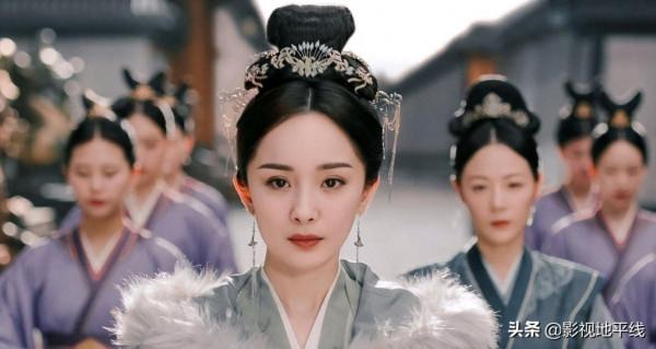 趙麗穎唐嫣劉詩詩先後失敗,85後小花能靠楊冪的玄幻劇翻盤嗎? 趙麗穎唐嫣劉詩詩先後失敗,85後小花能靠楊冪的玄幻劇翻盤嗎?