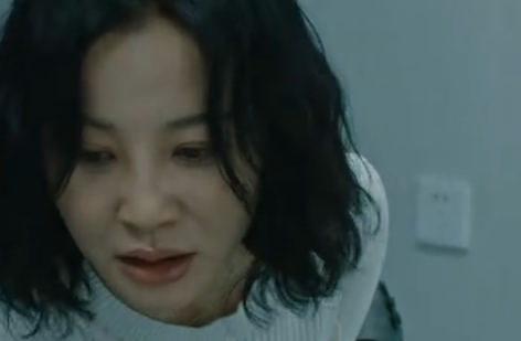 整容臉充斥電視劇，臉部僵硬，下巴像錐子，個個不能細看​