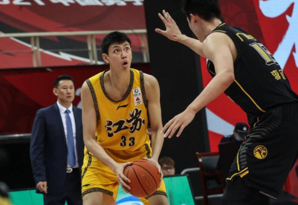 8分鐘砍6分!2.17米新神塔展現挑大樑潛質 李楠該重用兒子了? 8分鐘砍6分!2.17米新神塔展現挑大樑潛質 李楠該重用兒子了?