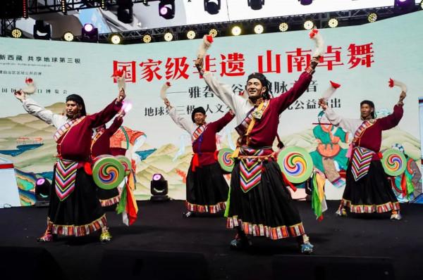 聚焦進博會|地球第三極亮相進博會,西藏非遺再受世界矚目 聚焦進博會|地球第三極亮相進博會,西藏非遺再受世界矚目