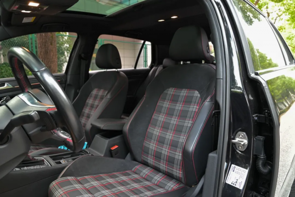 二手大眾 高爾夫 GTI:德系小鋼炮,樂趣十足,實用代步 二手大眾 高爾夫 GTI:德系小鋼炮,樂趣十足,實用代步