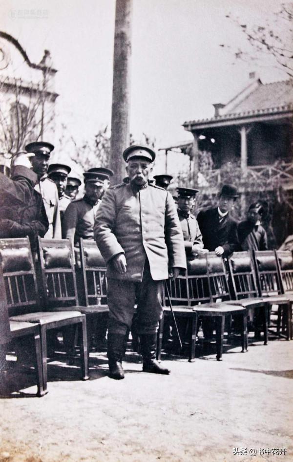 梁啟超跟隨康有為奔走呼號,決心為挽救民族危亡而儘自己的力量 梁啟超跟隨康有為奔走呼號,決心為挽救民族危亡而儘自己的力量