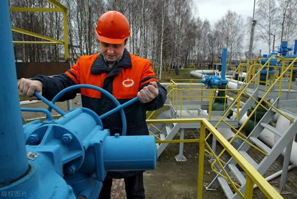 油價調整訊息：2022年最大漲幅，1月18日加油站92、95汽油零售價