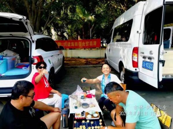 穿越中國的退休老人，丈量新疆的地圖蟻人｜未來交通回信