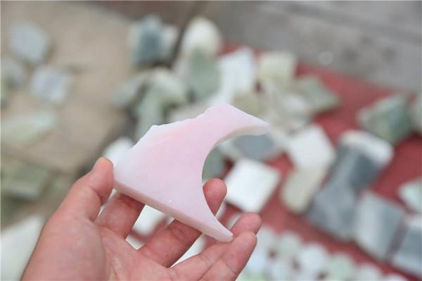 從羊脂白玉到五彩斑斕！原來有色玉種也能成為藏家的心頭好