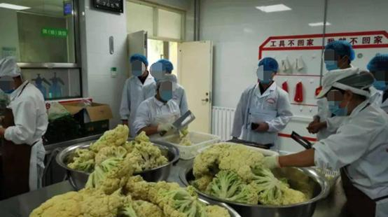 安徽一學校發生食品中毒事件,一百多名學生“被”中毒送醫 安徽一學校發生食品中毒事件,一百多名學生“被”中毒送醫