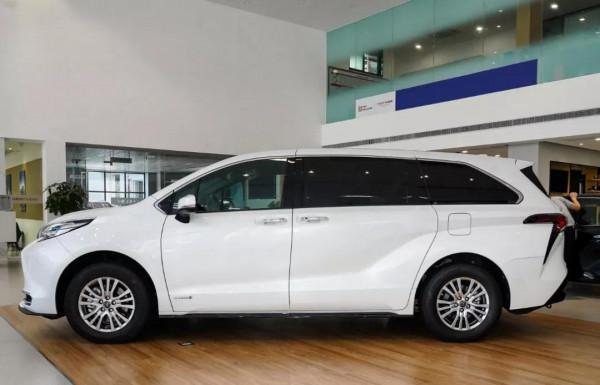 全新一代路虎攬勝官圖曝光；賽那SIENNA將於10月30日正式上市