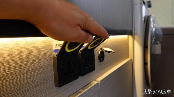 2.8T動力+全鋁車身，還帶頂配水電，專屬硬漢的軍品網紅一號房車