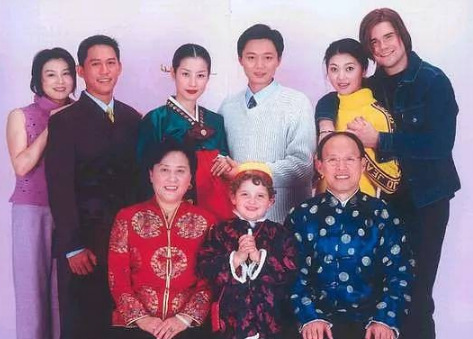 趙明明：失敗的婚姻給她造成心靈創傷，為了女兒至今未嫁