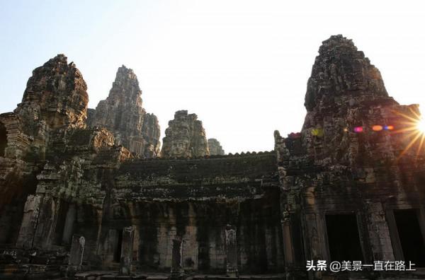 意象裡的吳哥1—巴戎廟,晨光裡金色的微笑 意象裡的吳哥1—巴戎廟,晨光裡金色的微笑