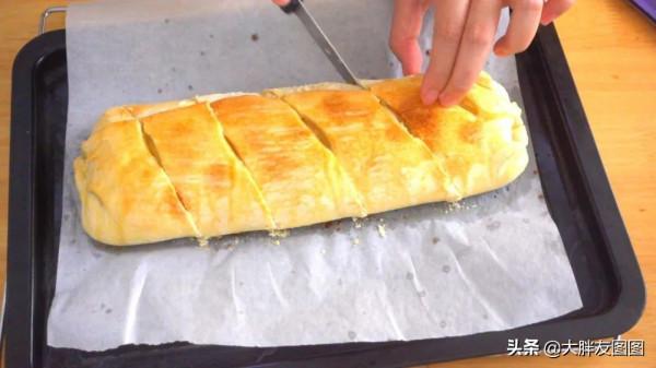 有蘋果嗎?這個食譜值得收藏,秋冬季,誰不愛吃熱乎乎的蘋果卷呢 有蘋果嗎?這個食譜值得收藏,秋冬季,誰不愛吃熱乎乎的蘋果卷呢